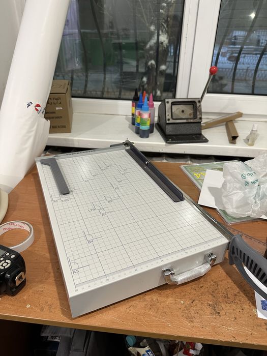 Продаю резак бумаги