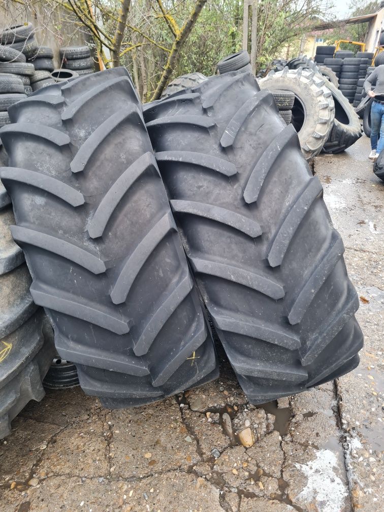 Anvelope 540 65 R 34 Michelin.