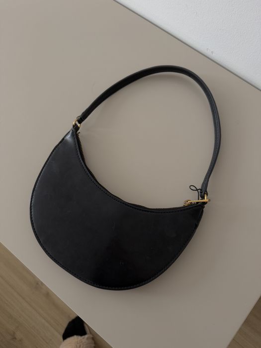 Черна чанта Zara