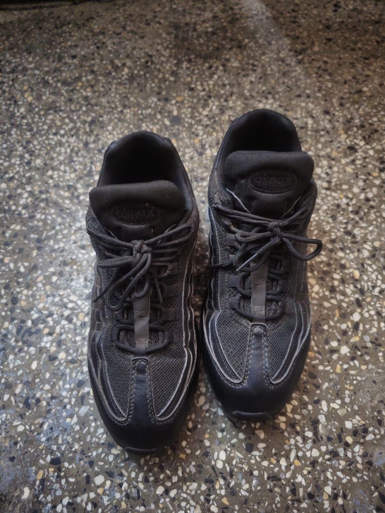 Nike air max 95 tripple black