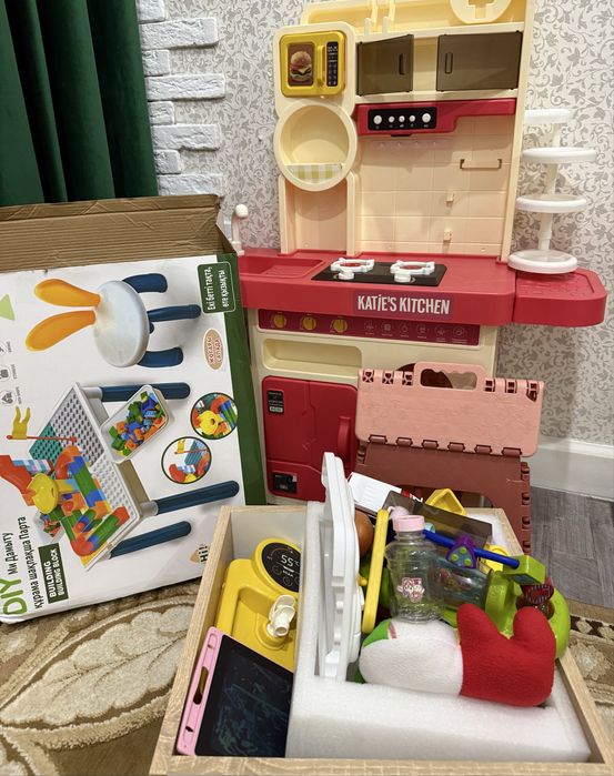 СРОЧНО цена на 1 день за 15.000 в подарок лего стол с лего