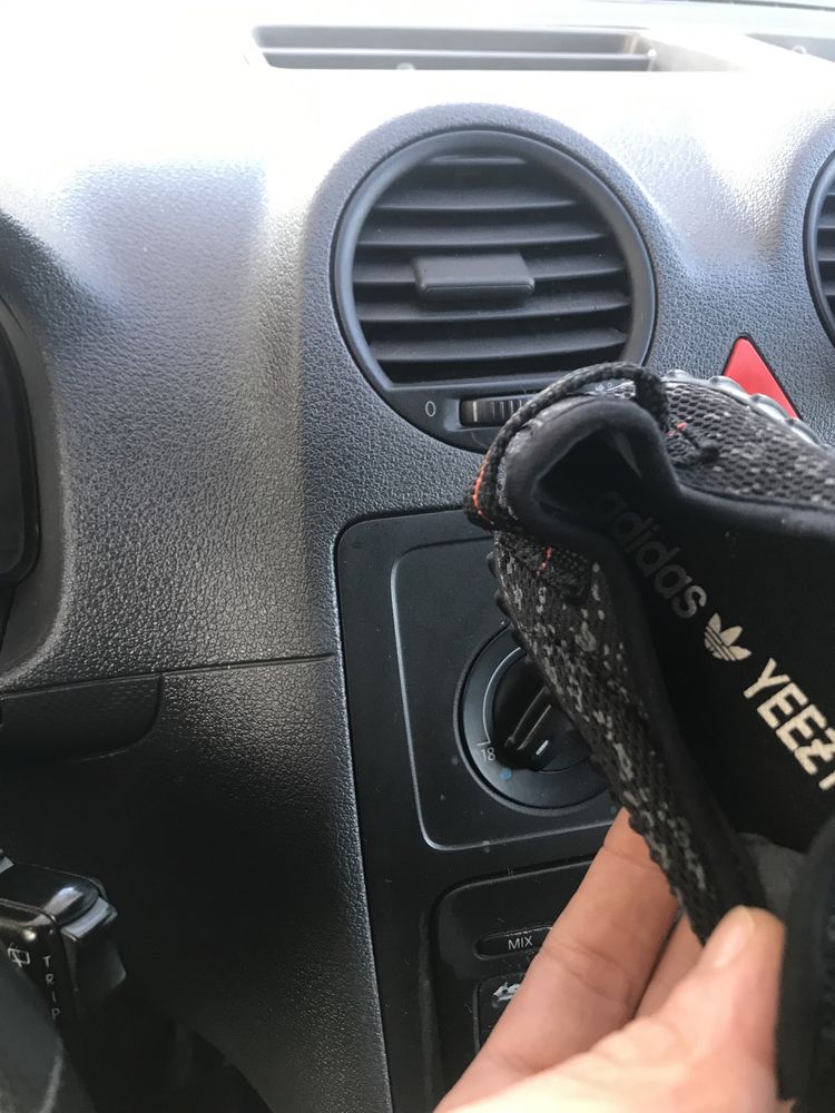 adidas Yeeze BOOST 350 Pirate Black N34