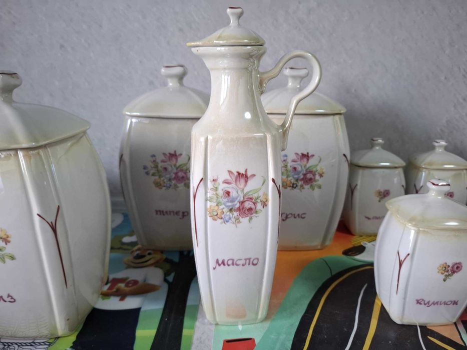Български порцеланови буркани за подправки