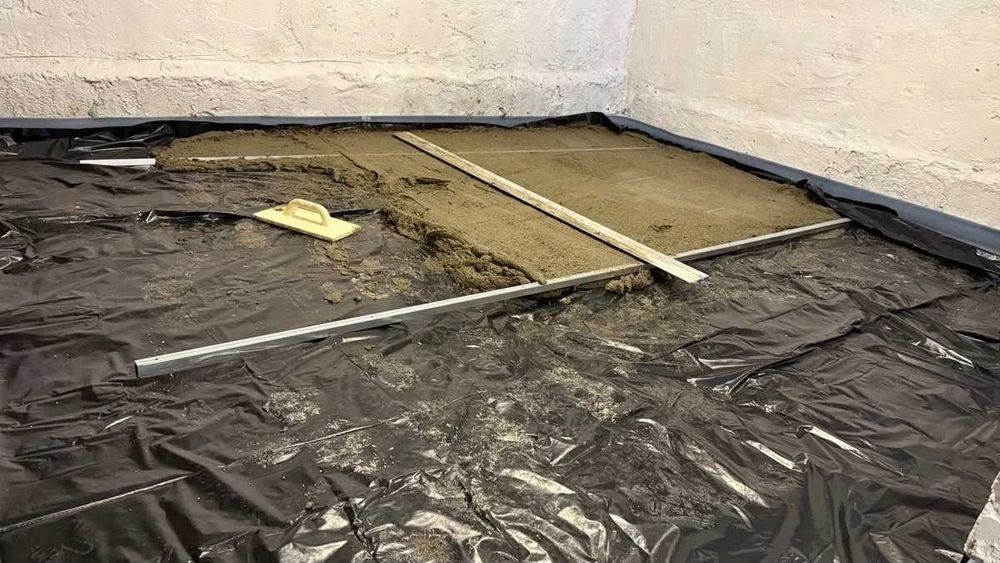 Приспособления за нивелиране на подове за многократна употреба.