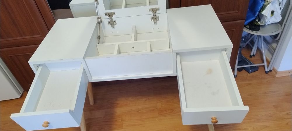 Măsuță de Makeup