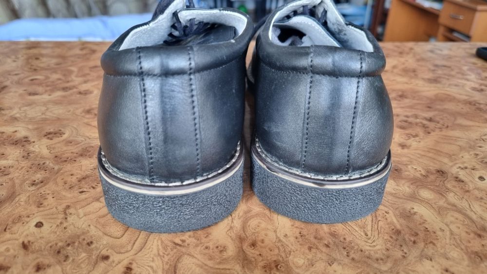 Pantofi de piele naturala