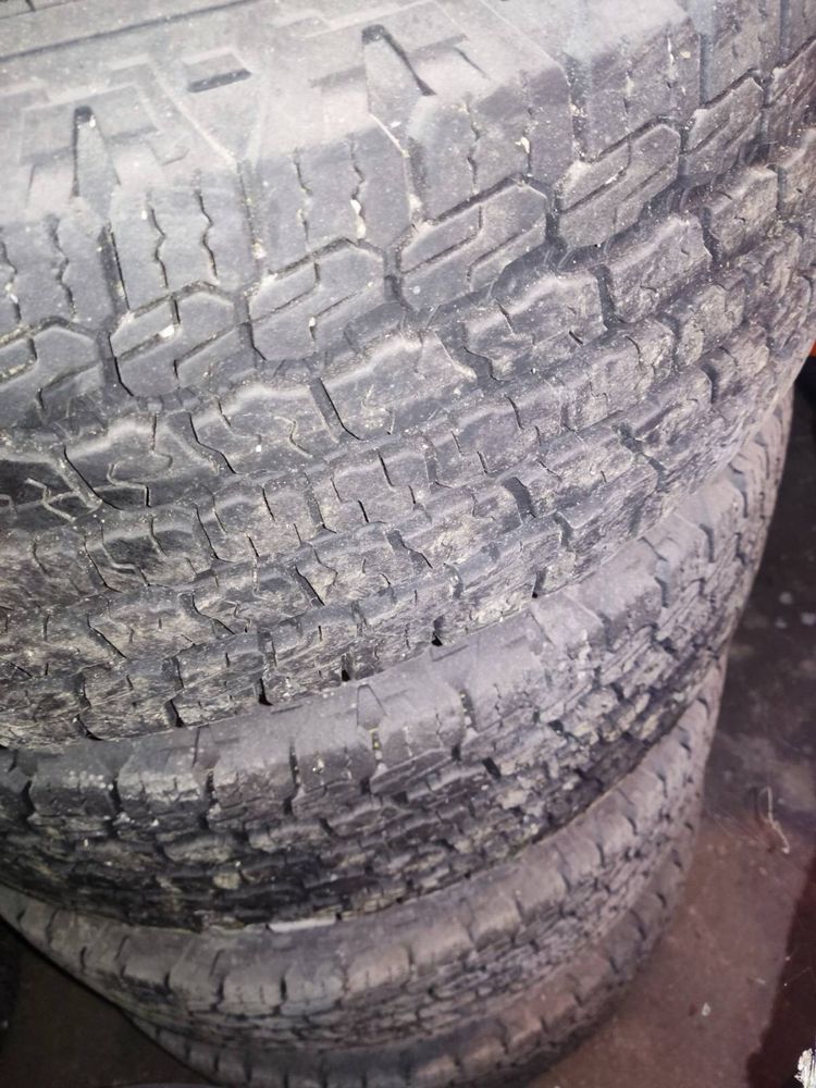 Гуми с джанти GoodYear 245/75 17 с джанти за Jeep Wrangler