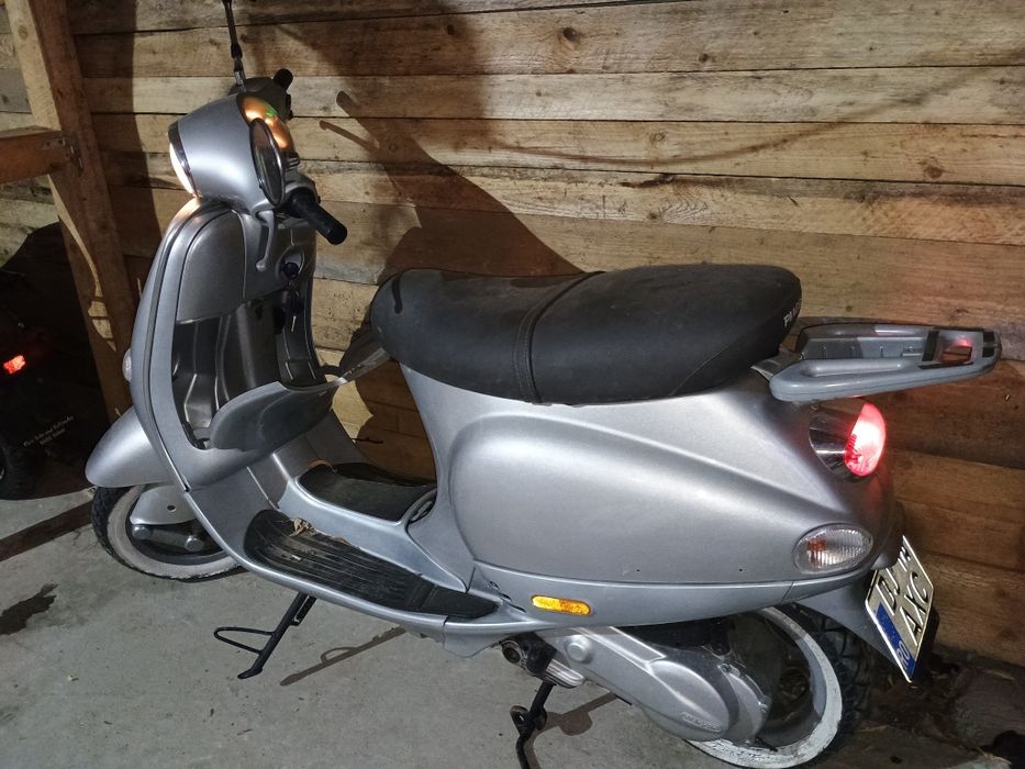 Vespa 125 schimb cu auto/moto/ electrice