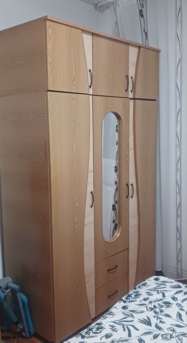 Comoda tv comoda cu 3 sertare si sifoneir