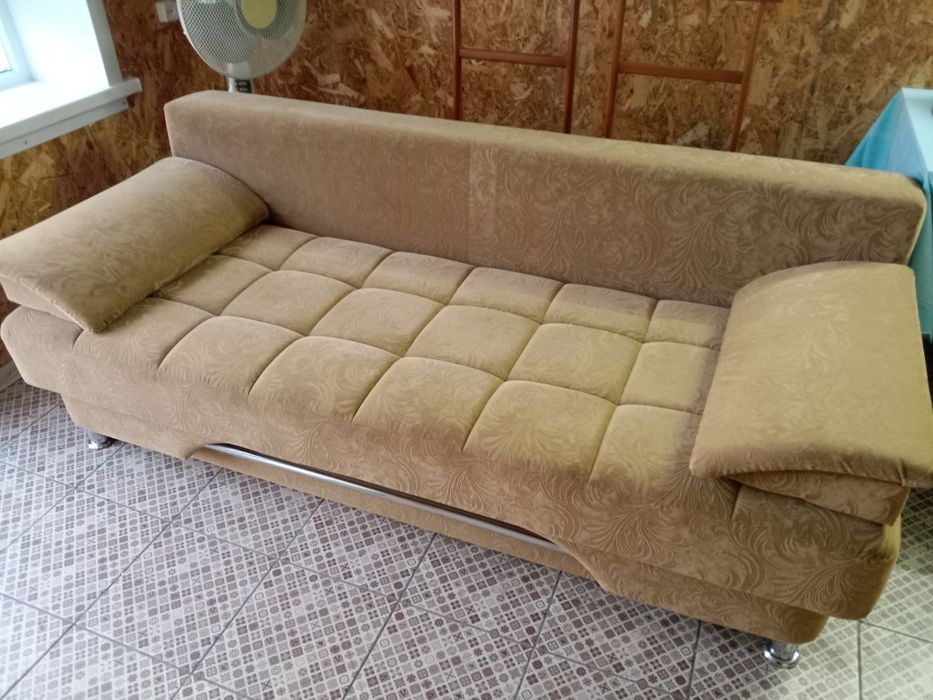 Продам диван. В хорошем состоянии .