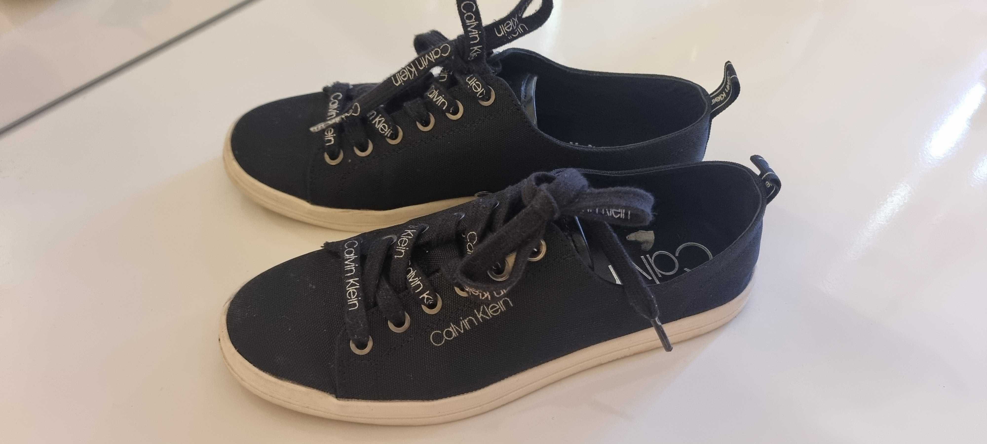 Маратонки и кец Calvin Klein  и Адидас