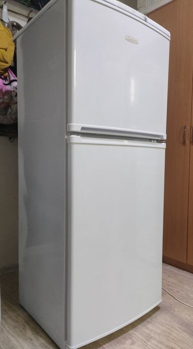 Продам холодильник работает!