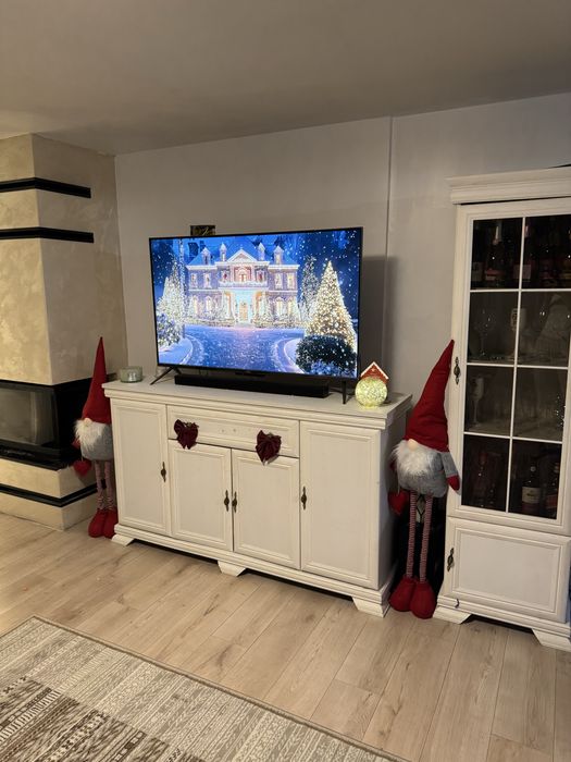 Mobilier living- comoda si vitrina