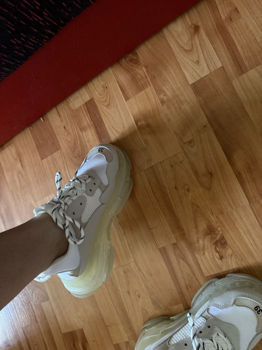 Balenciaga triple S alb nou