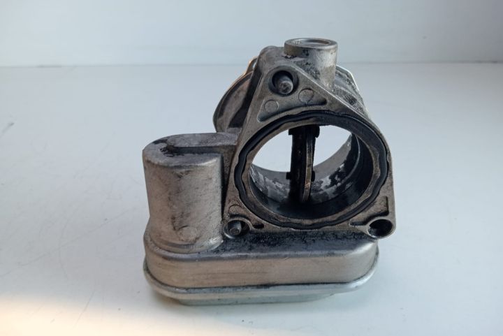 Clapeta  acceleratie V10810011 Volkswagen VW Jetta a 5-a generatie se