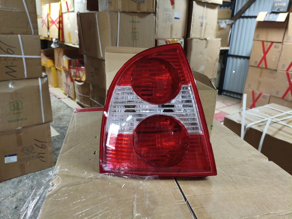 Продаю задние фонари на Фольксваген Б5+