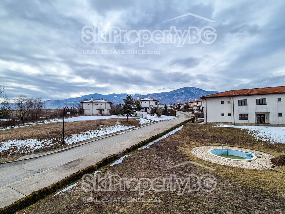 Обзаведен апартамент в Голф клуб Ибър с гледка към Рила!