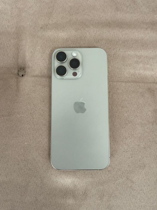 iPhone 16 Pro Max – Natural Titanium – 256 GB – Baterie 95%