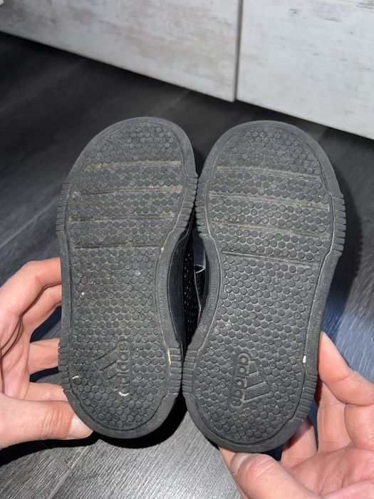 Детски маратонки Adidas-24 н, 25 лв