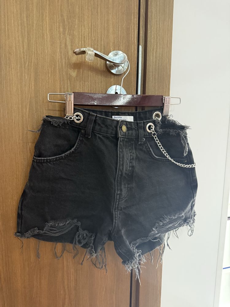 Дънкови дамски къси панталонки Bershka