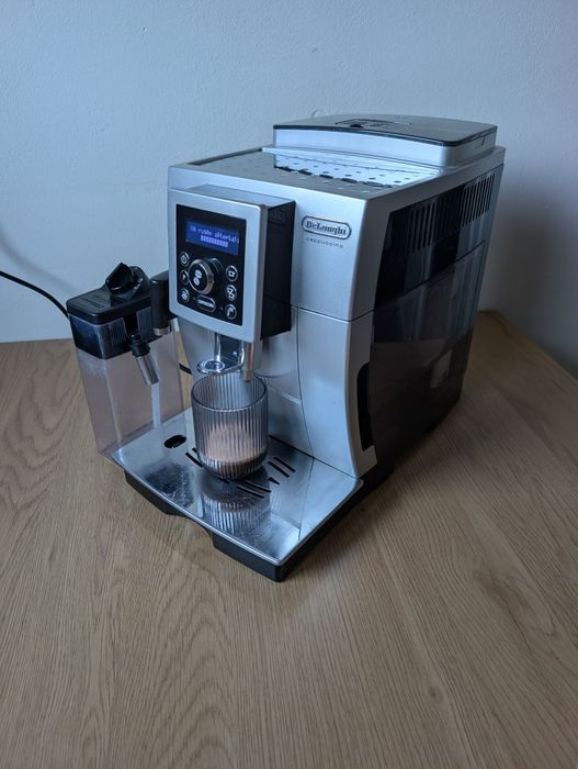 Vând expresor cafea DeLonghi Cappuccino impecabil