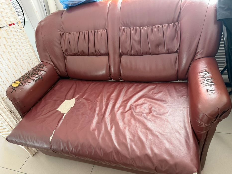 Кожанный диван в отличном состоянии