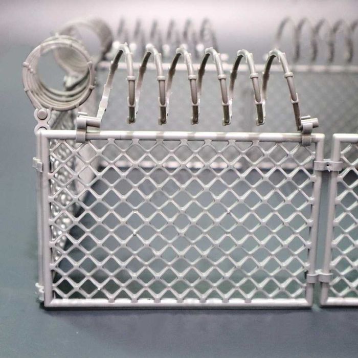 Baza militara mobila - jucarie tip Lego cu accesorii si placa incluse