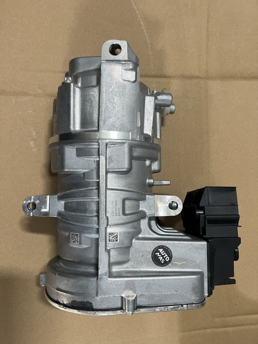 Compresor Ac Mercedes A0008306802 A0008308004 A0008304205