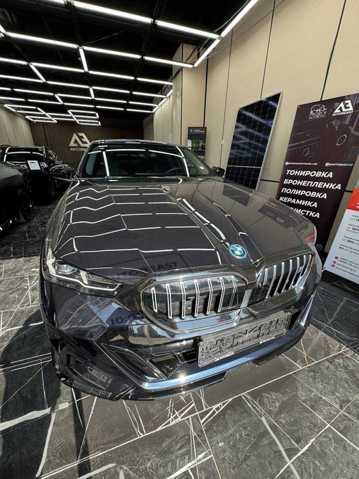 BMW i5 50L M sport natariusga tayyor