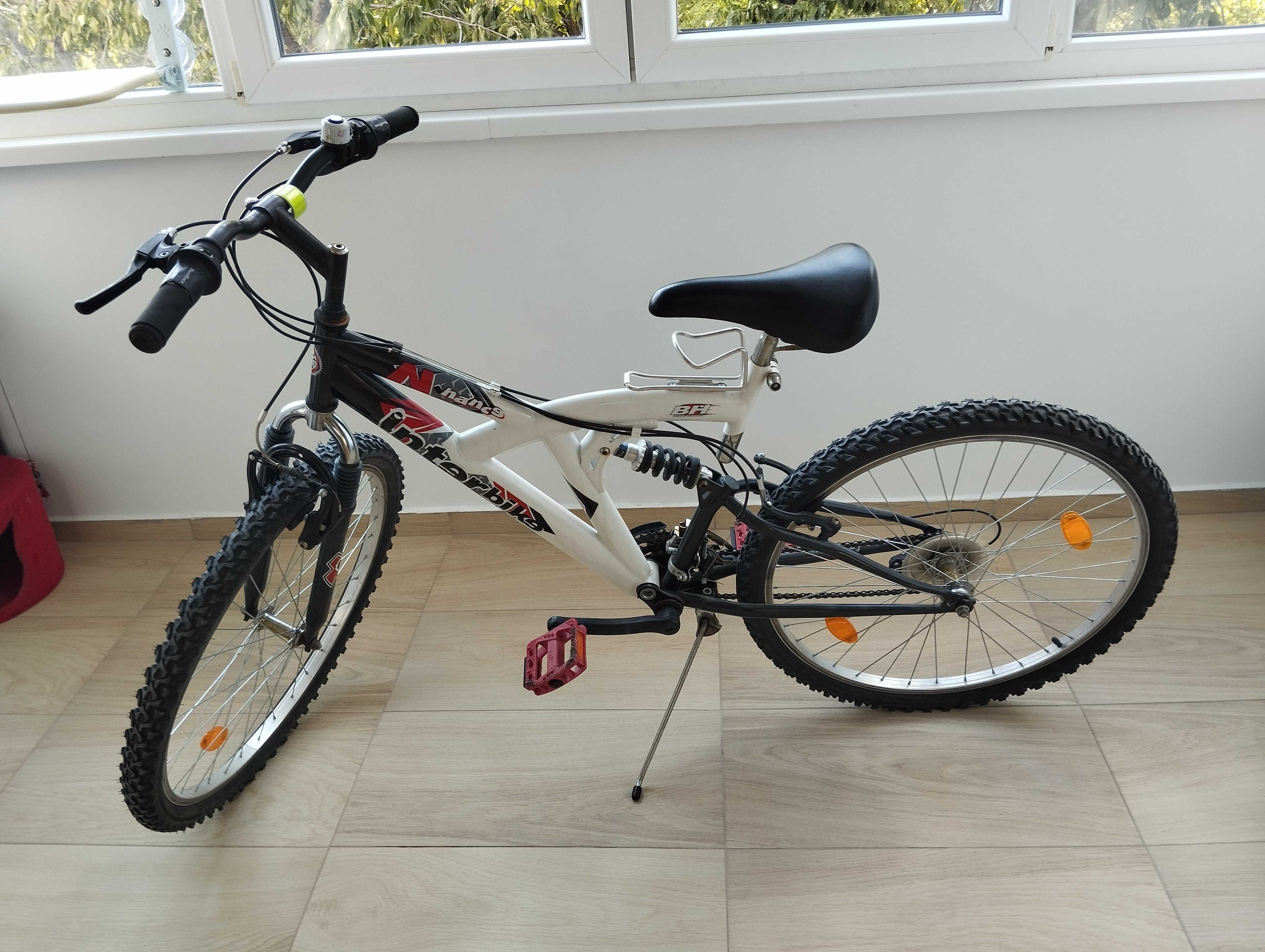 Велосипеди тип bike бял и сив
