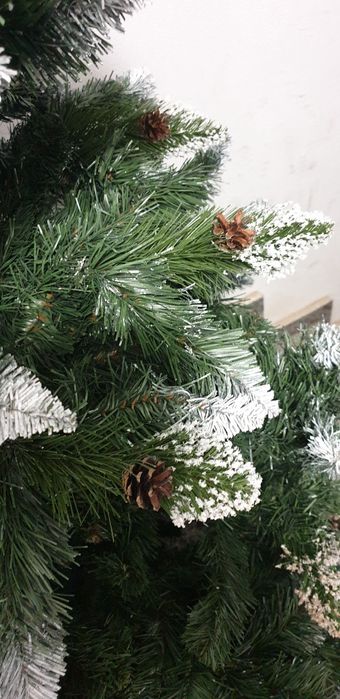 Brad artificial nins 220 cm