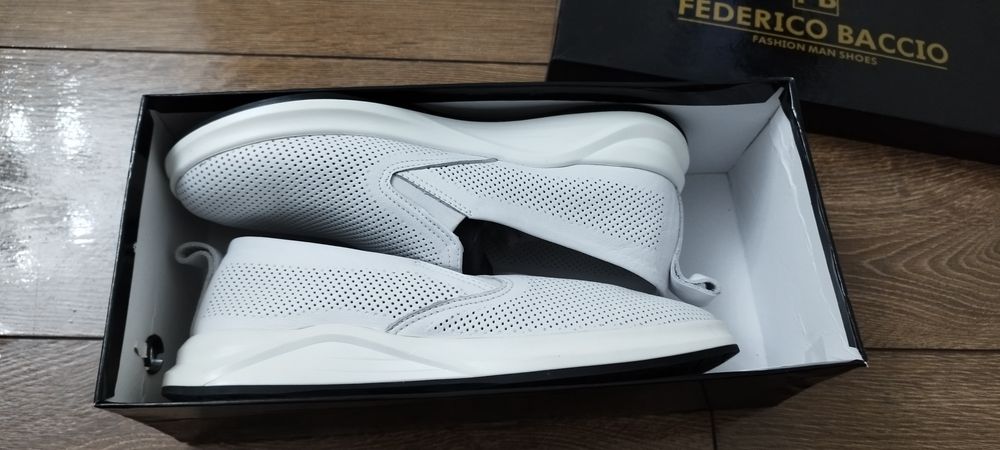 Продаются мужкие лоферы