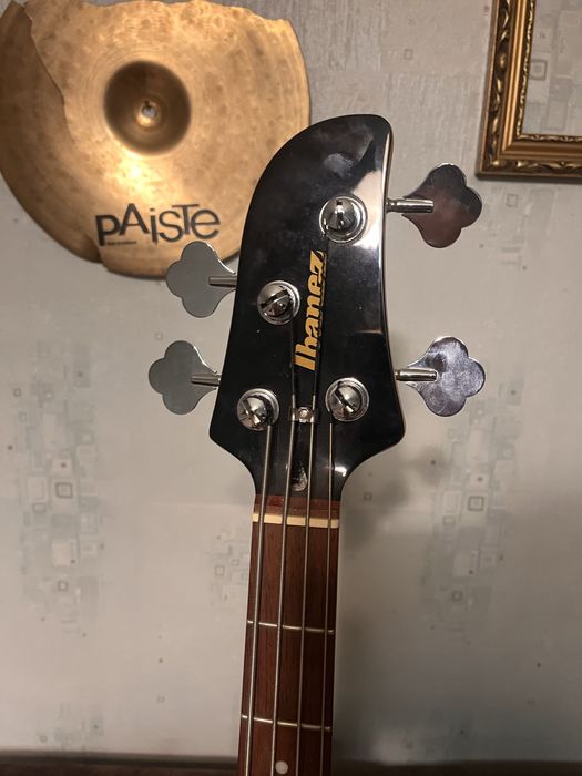 Бас китара Ibanez