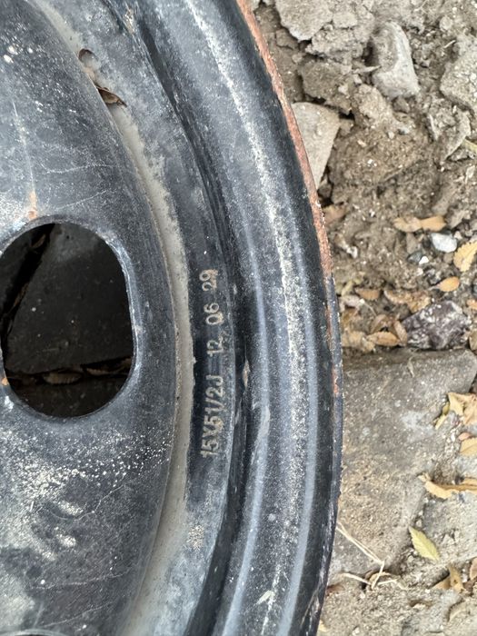 Диски штатные R 15 2 шт разный