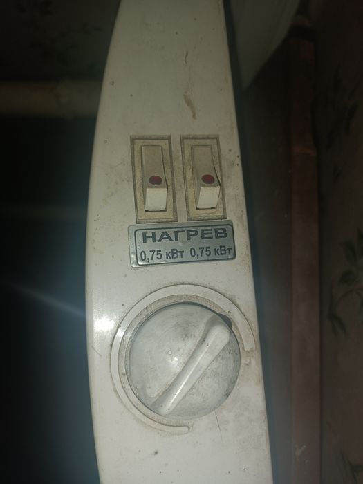 Продам обогреватель настенный.