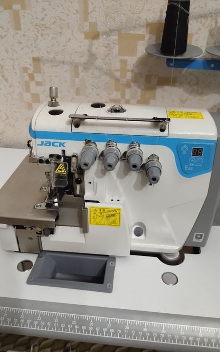 Jack overlok E4s