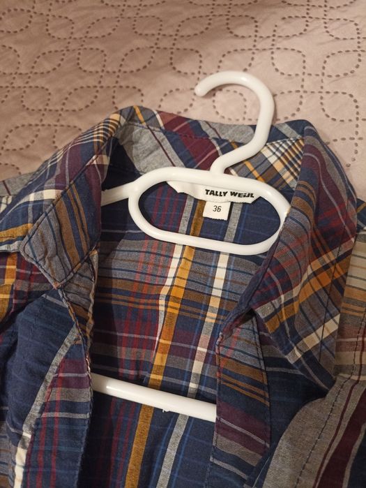 Разноцветни рокли за различни поводи