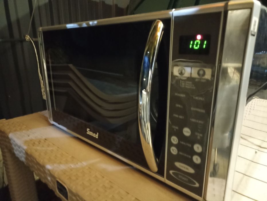 Cuptor cu microunde și grill Smad inox