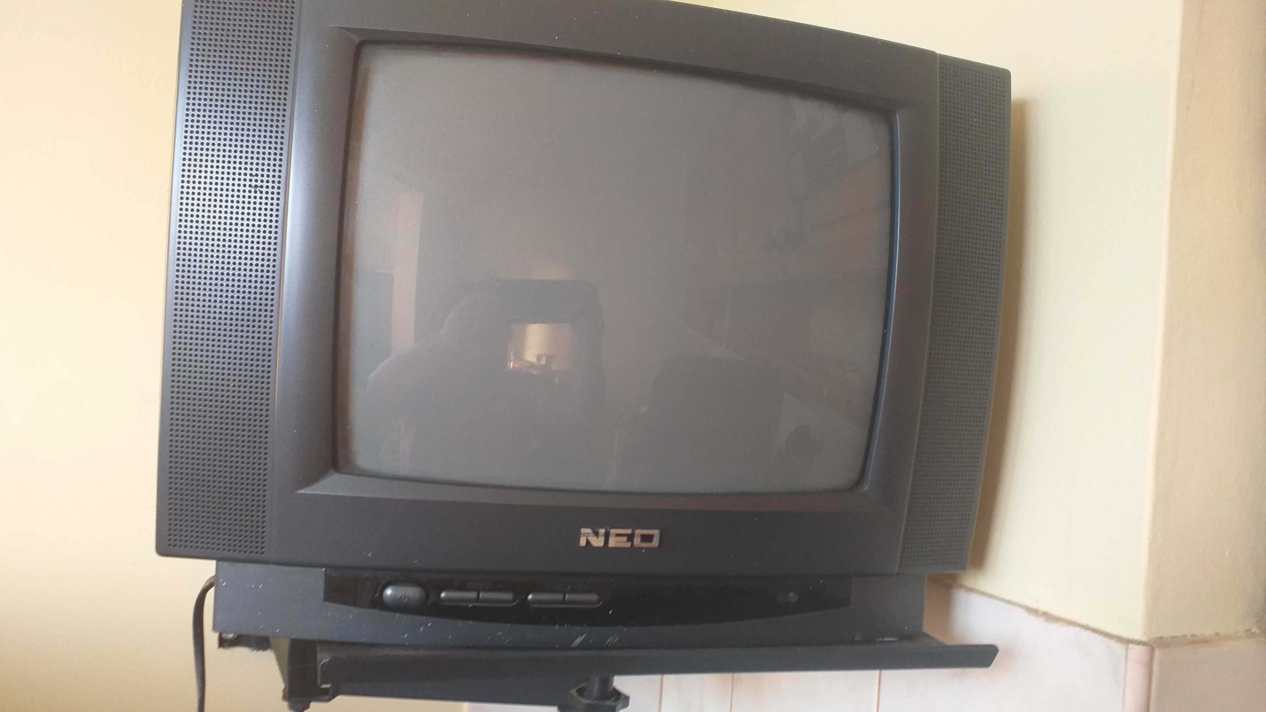 Телевизор  Нео цена 20лв