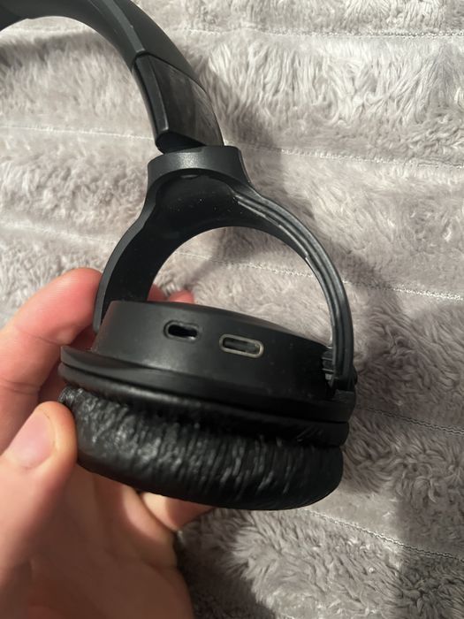 Vad casti JBL Tune 520 bt