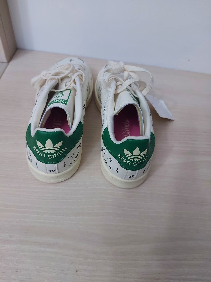 Teniși Adidas noi