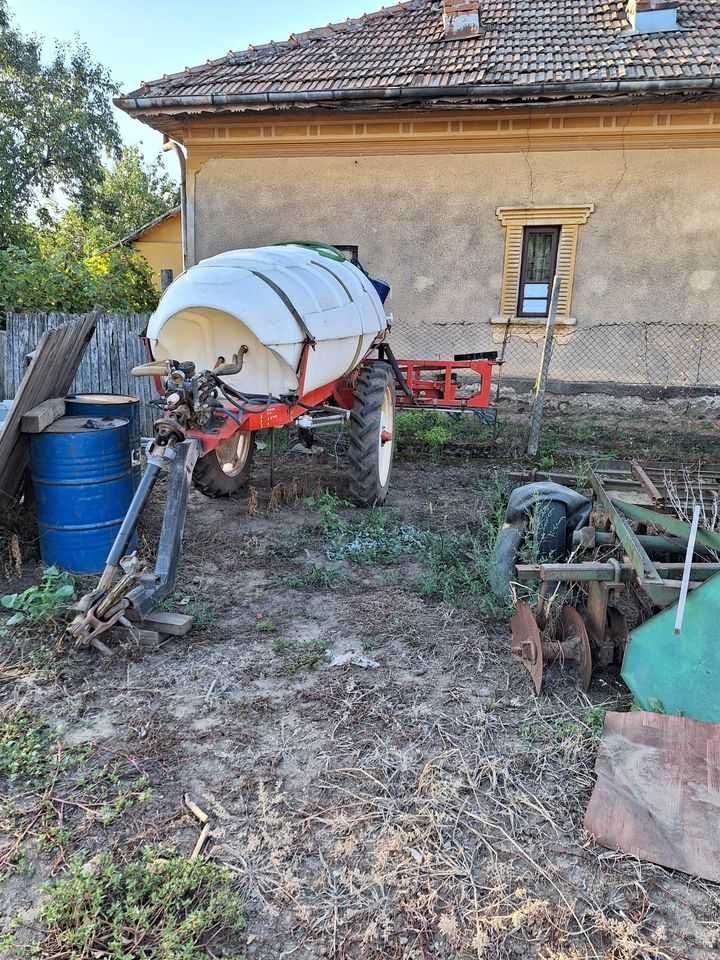Vând Remorci Agricole+Utilaje