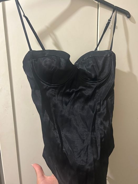 Body uri diverse marimi si culori Zara