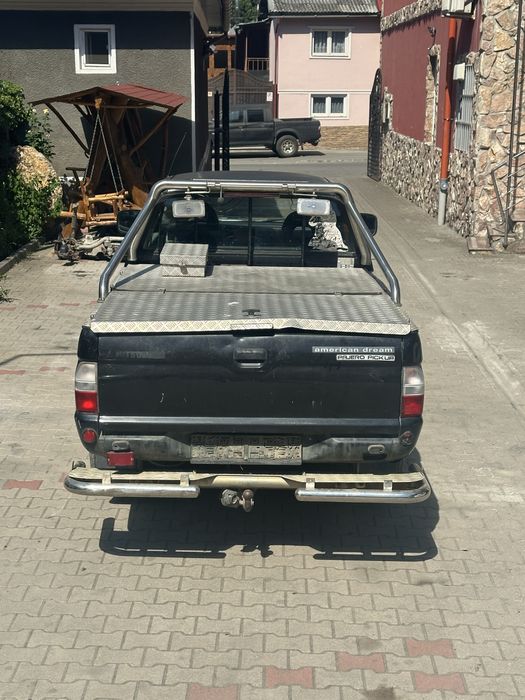 Mitsubishi L200.