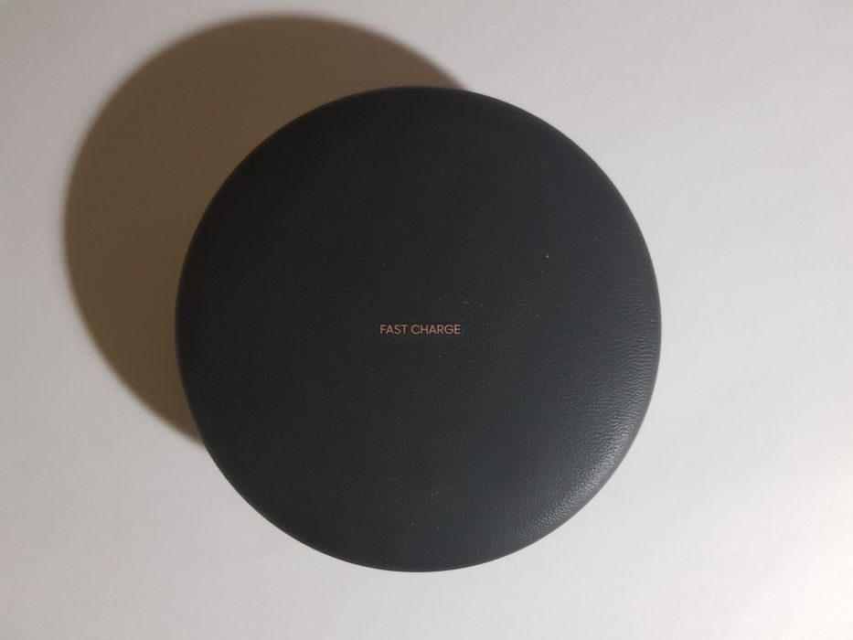 Станция беспроводной зарядки Fast Charge от Samsung