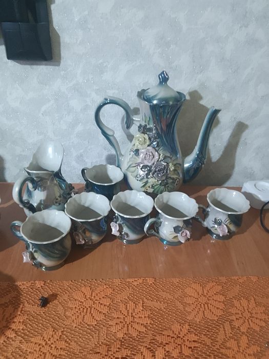 Продам два чайных сервиза