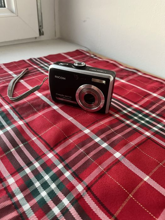 Camera digitala Ricoh Caplio RR770