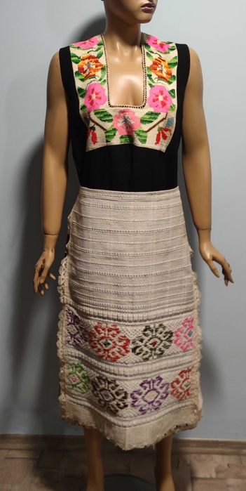 Ямболска носия Белкосник и престилки