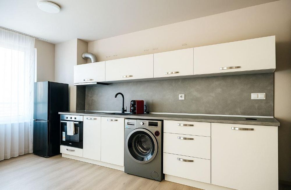 Тристаен апартамент в района на Център!