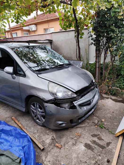 Продава Хонда Джаз (удар)